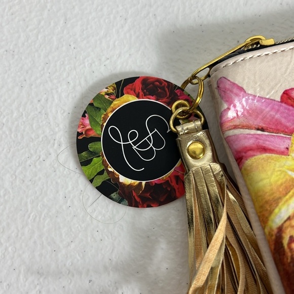 Santa Barbara Design Studio "Nip It In The Bud" Zip Bag Roses NWT - Picture 3 of 9